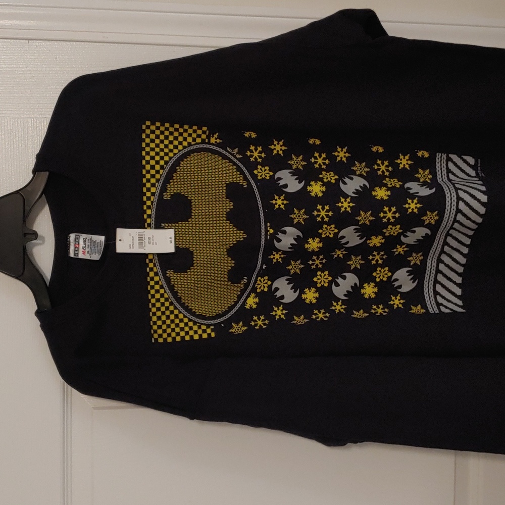 DC Comics Batman Stylish Mens Sweatshirt. Size 2XL. Brand New Item.